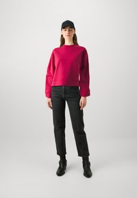 KARL LAGERFELD RHINESTONE - Felpa - persian red