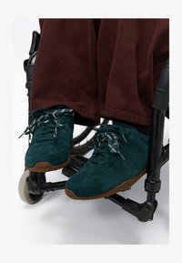 Non sélectionné, teal
