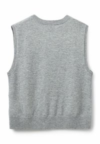 Top gri fără mâneci din tricot, cu decolteu rotund și margini cu nervuri. Materialul are o textură netedă și o culoare uniformă, fără modele.