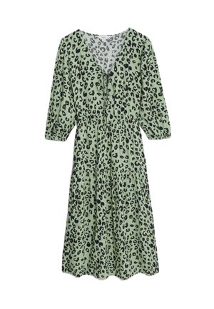 Grön klänning med leopardmönster, V-ringning, ärmar till trekvartslängd, elastisk midja och volangkjol. Tillverkad av lätt tyg.