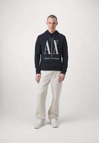 Armani Exchange FELPA - Jersey con capucha - navy
