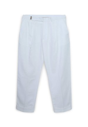 Pantaloni bianchi su misura con vita alta, due pieghe frontali e chiusura a due bottoni, caratterizzati da risvolti e una texture liscia.