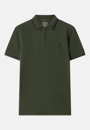 Polo shirt vert foncé avec un col zippé court et des accents marine sur le col et les manches. Présente un petit logo sur la poitrine.