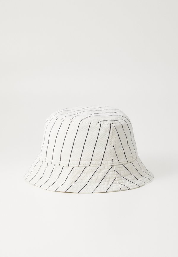 HENDRY BUCKET HAT - Hat3