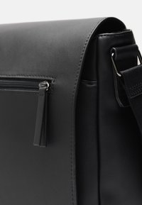 Pier One UNISEX - Attachetasker - black