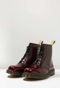 Dr. Martens  UNISEX ciemnoczerwony