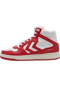Rød og hvid høj-top sneakers med læderoverdel, der har et zigzag-design, perforerede detaljer, hvide snørebånd og en polstret mellemsål.