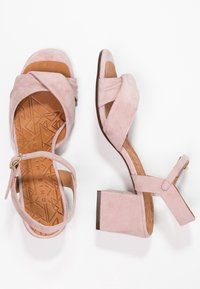 Chie Mihara Sandalias - light pink