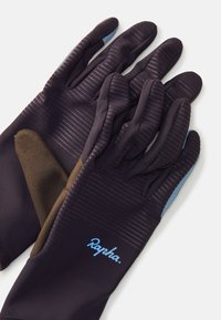 Guantes de ciclismo de dedo completo con un exterior de color púrpura oscuro, agarre texturizado y un logo azul. Incluyen un acento marrón en la palma.