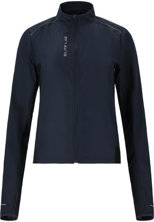 Marineblaue leichte Jacke mit Stehkragen, durchgehendem Reißverschluss und seitlichen Netzpaneelen. Verfügt über reflektierende Akzente und ein elegantes Design.