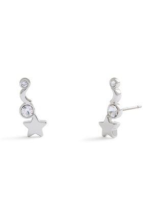 Orecchini in tono argento con un design ondulato, tre cristalli trasparenti e un accento a forma di stella nella parte inferiore. Finitura in metallo liscia.