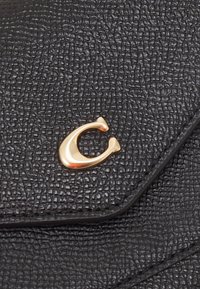 COACH CROSSGRAIN SMALL WALLET - Πορτοφόλι - black
