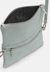 Liebeskind Berlin Kuvertväska - light blue