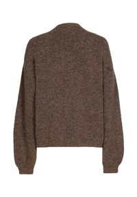 Brauner Strickpullover mit weicher Textur, rundem Halsausschnitt, abgesenkten Schultern und langen, leicht gepufften Ärmeln.