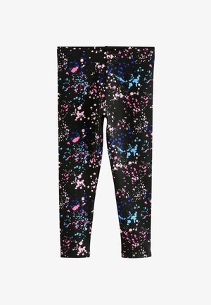 Fekete leggings, amelyeket rózsaszín, kék és fehér fröccsenés minta díszít. Rugalmas anyagból készült, sima textúrával.