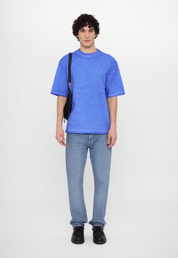 FREQUENCY - Print T-shirt3