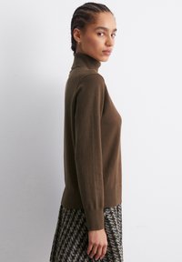 Marc O'Polo DENIM ROLLNECK Pullover pine cone brown/marron