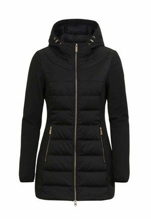 Chaqueta de plumas negra con cierre de cremallera al frente, diseño acolchado, capucha y herrajes en tono dorado. Cuenta con bolsillos laterales y una silueta ajustada.