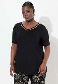 Ulla Popken BEADED NECKLINE SHORT SLEEVE  - Triko s potiskem - black