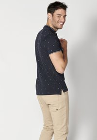 Koroshi SHORT SLEEVE  - Apdrukāts T-krekls - navy