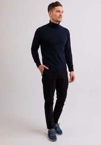 CASH-MERE ROLLKRAGEN  - Svetr - marine blau