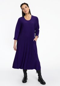 YOEK Strickkleid - purple