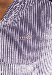 Nike Sportswear COZY - Vetoketjullinen college - dark raisin taupe grey