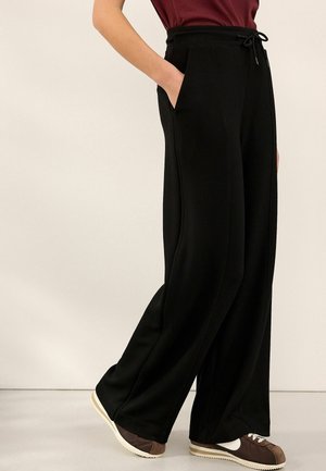 PREMIUM WIDE JOGGERS - Pantaloni sportivi - black