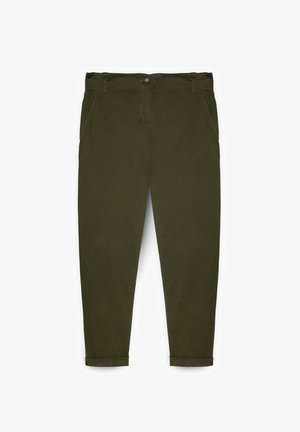 Pantaloni a sigaretta verde oliva con vita elasticizzata, bottone frontale, tasche laterali e orli risvoltati.