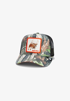 Camouflage-Baseballmütze mit schwarzer Netzrückseite, mit einem orange umrandeten Frontpatch, das einen Hirsch und den Text "BUCK WILD" zeigt.