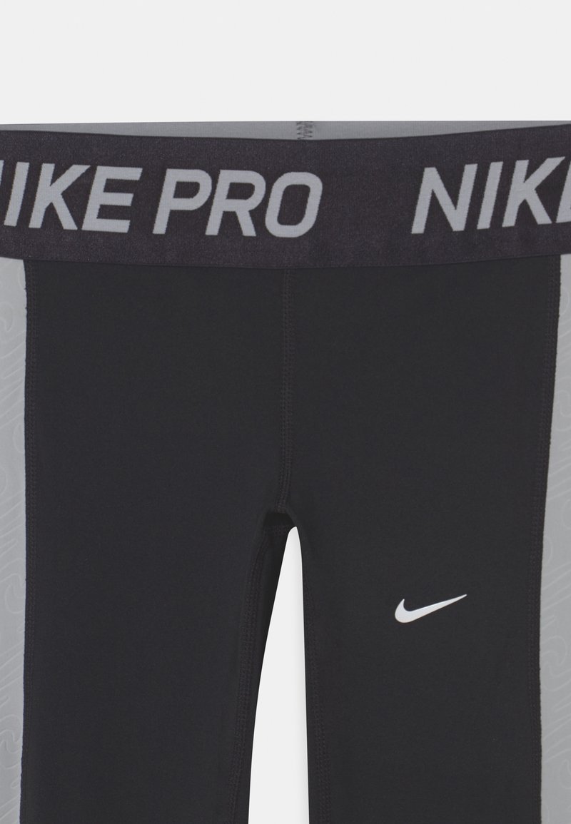 Kinder Sportbekleidung | Nike Performance Tights black/smoke grey/white/schwarz - JV90229 Kinder Sportbekleidung | Nike Performance Tights black/smoke grey/white/schwarz - JV90229