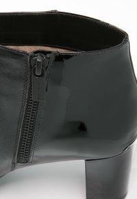 MICHAEL Michael Kors Nilkkurit - black