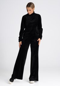 Women trousers Figl