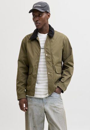 Jack & Jones CATSKILLS BARN JACKET - Ελαφρύ μπουφάν - beech