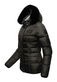 Giacca nera imbottita con cappuccio foderato in pelliccia sintetica, tasche con zip e polsini a costine. Realizzata in materiale liscio e leggero.