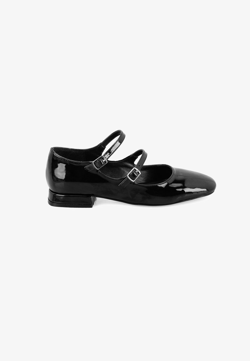 Chaussure Mary Jane en cuir verni noir avec deux brides réglables, bout arrondi et petit talon block. Finition lisse et brillante, design minimaliste.