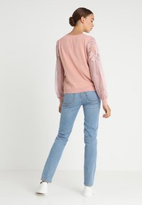 ONLY ONLVIKTORIA   - Camisola - misty rose