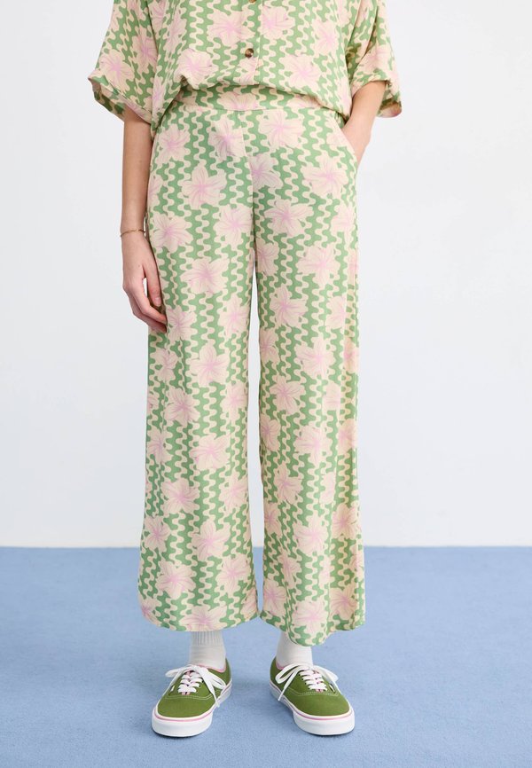 MIDNIGHT AVENUE CREPE - Trousers