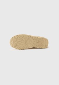 UGG CLASSIC CHALET - Botas para la nieve - sandcastle