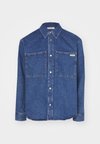 REGULAR LINEAR - Camicia - blue denim medium