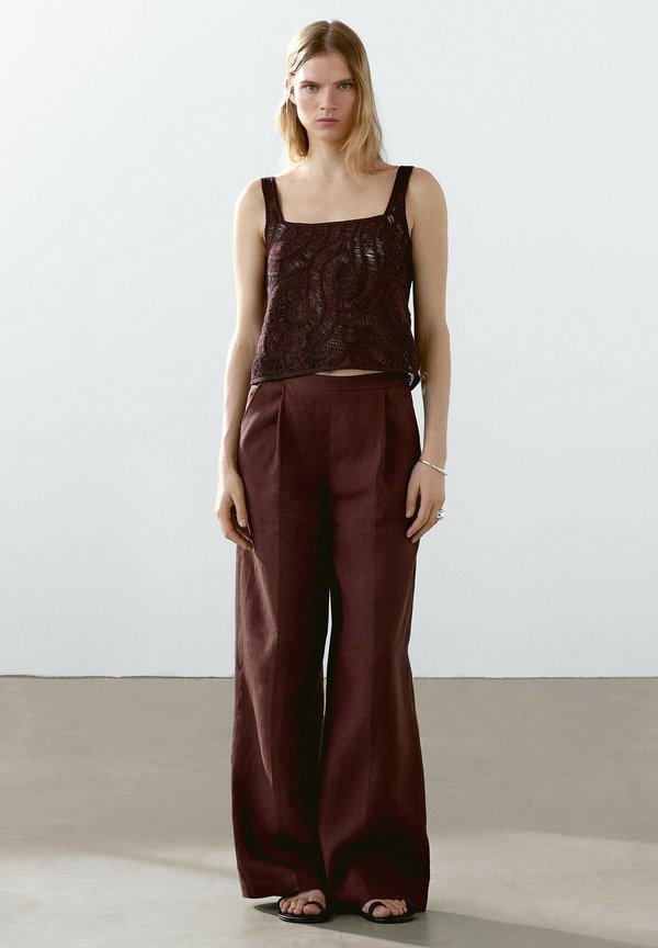 FLOWING WITH DARTS - Trousers - mottled bordeaux