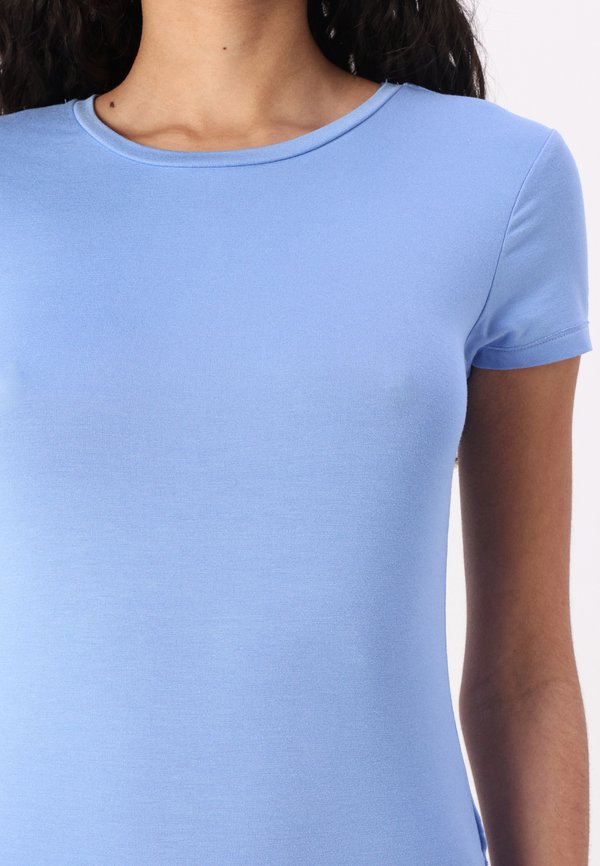 SOFT TOUCH - Basic T-shirt2