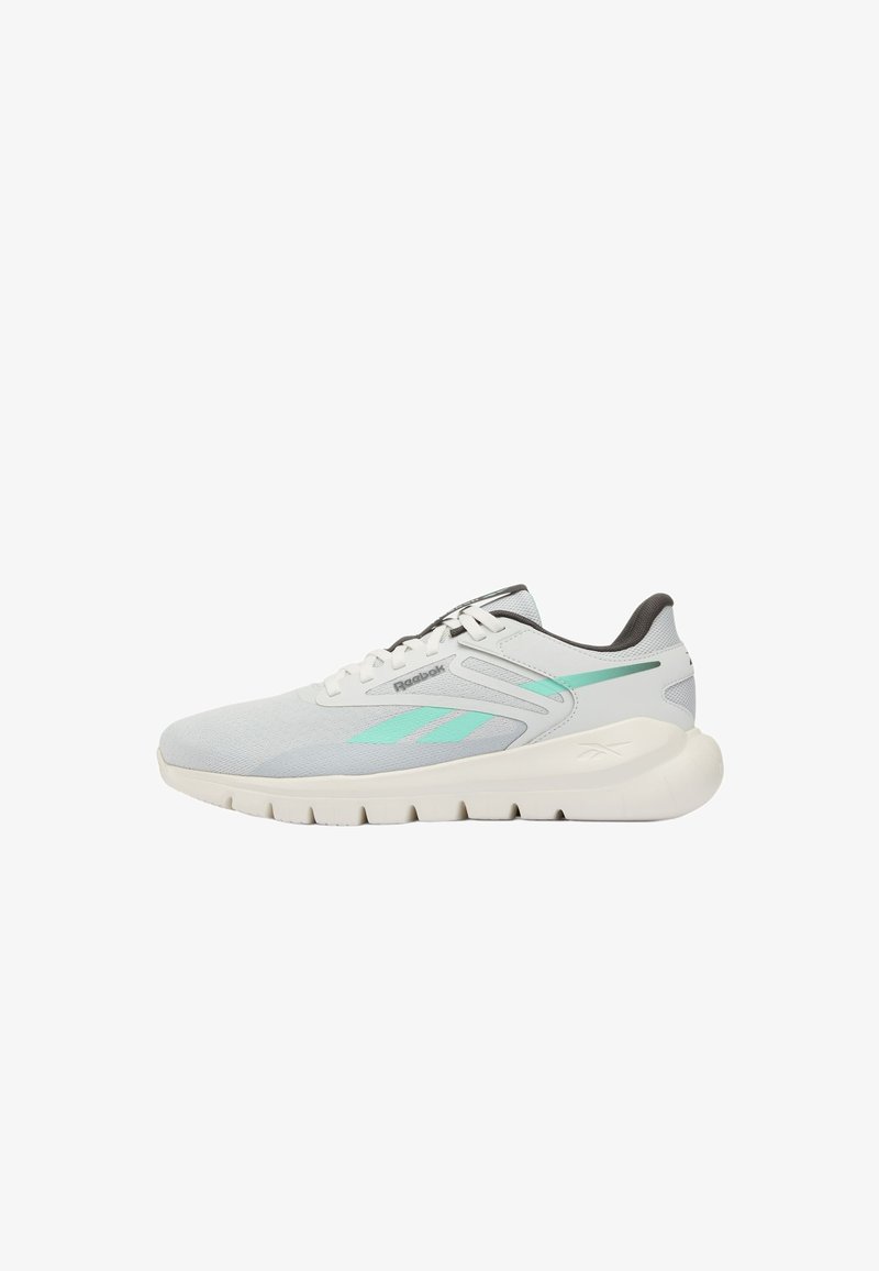 Weißer und grauer Reebok-Laufschuh mit türkisen Logoakzenten, dicker Sohle und Schnürdesign, seitlich in der Profilansicht nach links gerichtet.