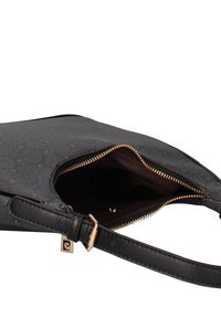 Borsa sintetica nera con superficie texturizzata, dotata di cerniera dorata e interno scuro. Include una tracolla staccabile per versatilità.