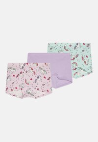 Tre paia di pantaloni corti: uno lilla, uno azzurro chiaro con unicorni e uno rosa con unicorni, arcobaleni e motivi a cuore.