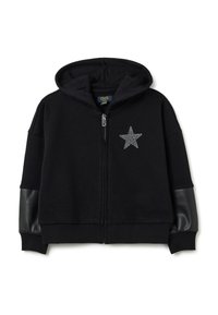 Sudadera con cremallera negra y capucha, diseño de estrella brillante en el pecho, y parches de cuero sintético en las mangas inferiores, puños acanalados y dobladillo.