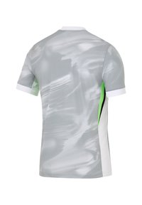 Grijze sporttrui met een vloeiend patroon, witte kraag en contrasterende groene zijaccenten. Gemaakt van ademend materiaal, met korte mouwen.