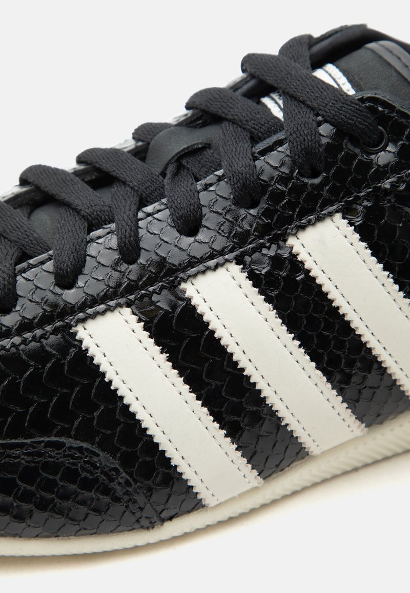 adidas Originals JAPAN - Trainers - core black/off white/black -  Zalando.co.uk