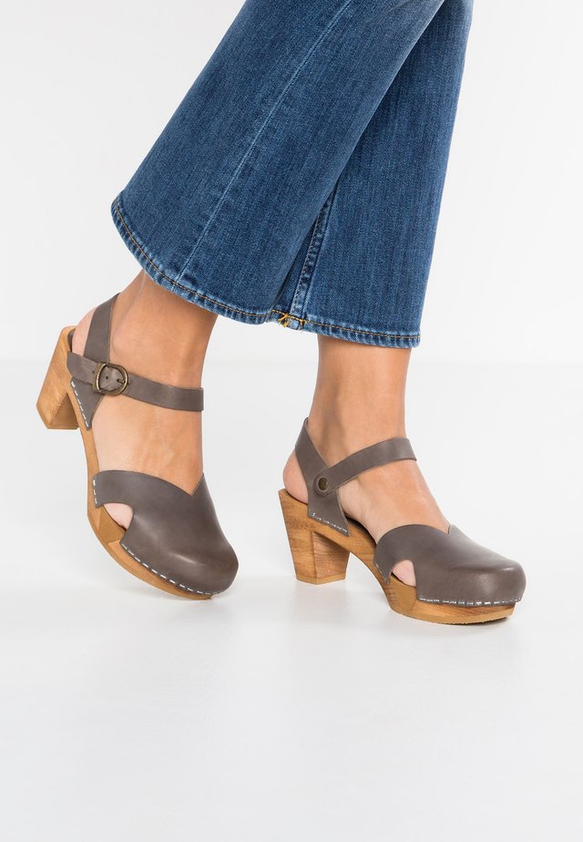 MATRIX SQUARE FLEX - Clogs - grey