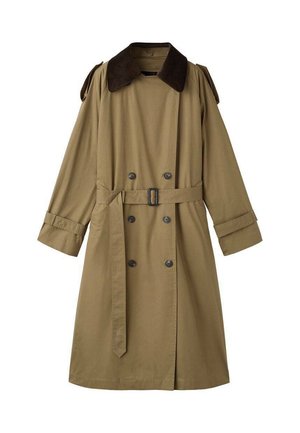 Trench coat khaki con un colletto in velluto marrone scuro, bottoni doppi e una cintura abbinata. Presenta epaulettes sulle spalle e maniche lunghe.